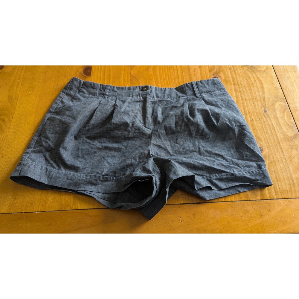 By & By Gray Pleated Front Cotton Blend Shorts Womens Size 15 Heathered Mid Rise